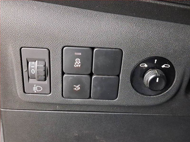 Peugeot 301 (2018) 1.2 PureTech, Tempomat - fotka 18 z 18