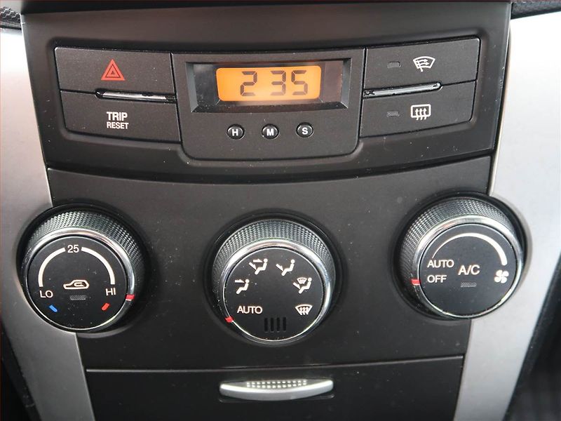 SsangYong Korando (2011) 2.0 e-XDi, 4X4, Navi - fotka 15 z 17