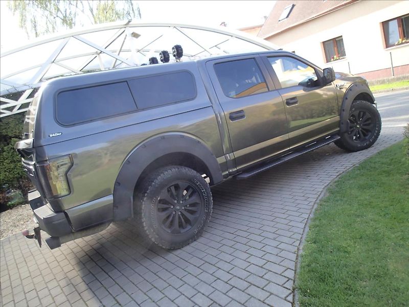 Ford F-150 5,0 V8, hardtop - fotka 20 z 64