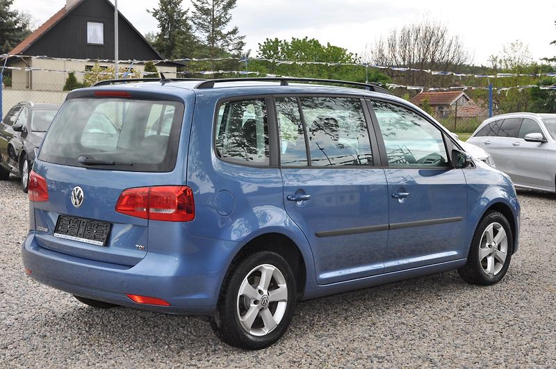 Volkswagen Touran 1.6TDi 77kW 7.míst - fotka 3 z 13