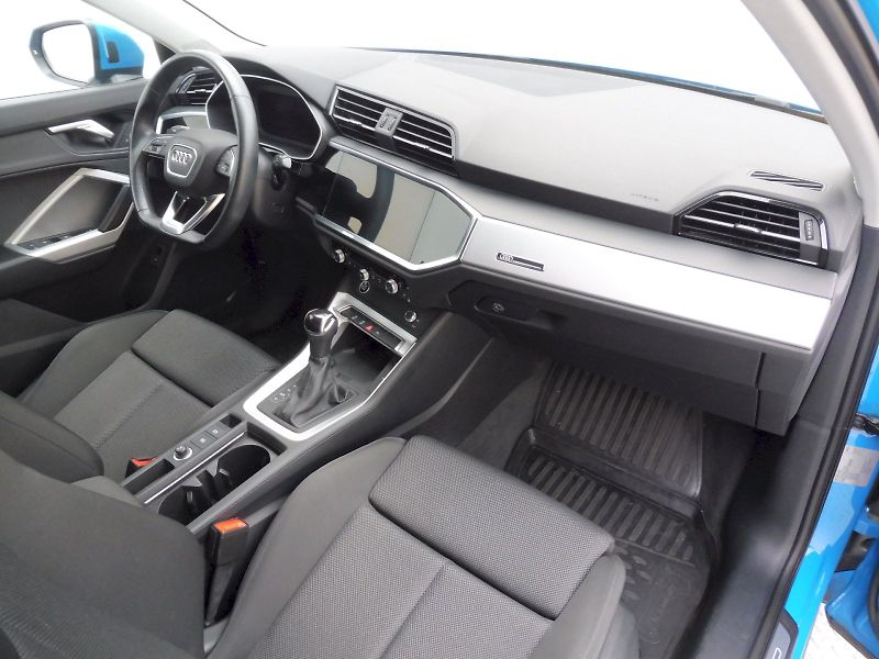 Audi Q3 (2023) 35 TFSI 110kW S-tronic, S-line - fotka 8 z 26