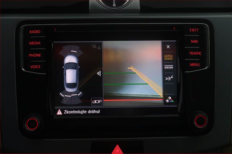 Volkswagen CC (2015) R-line 2.0 TDI, Serv.kniha - fotka 19 z 19