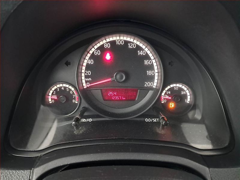 Volkswagen up! (2014) 1.0 MPI - fotka 11 z 16