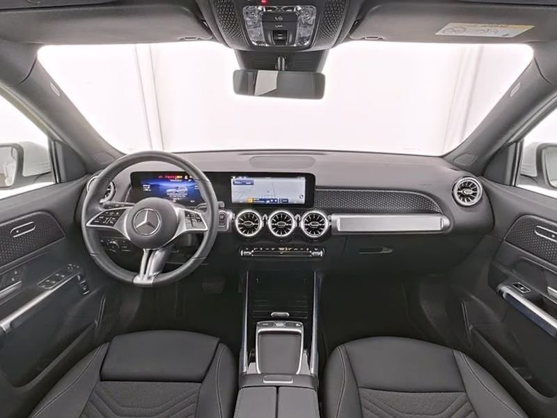Mercedes-Benz EQB 300 4M Progressive Pano - fotka 3 z 7