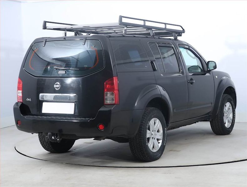 Nissan Pathfinder (2006) 2.5 dCi , 4X4 - fotka 5 z 18