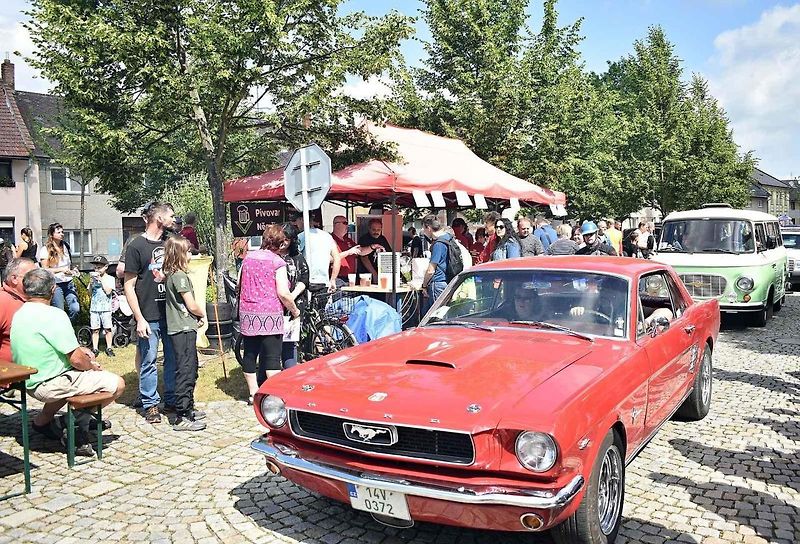 Nablýskaní veteráni projížděli v sobotu celým jihem Prostějovska. Konala se zde tradiční Veterán rallye. 17.6. 2023