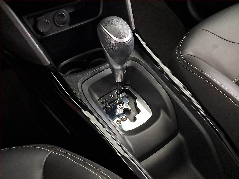 Peugeot 2008 (2018) 1.2 PureTech, Automat - fotka 13 z 20
