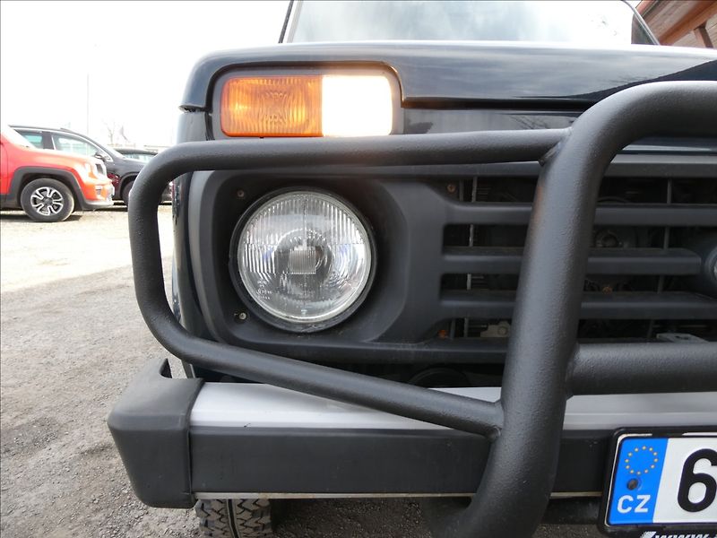 Lada Niva 1,7 i 4x4 61kW LPG, DPH, ČR - fotka 5 z 37