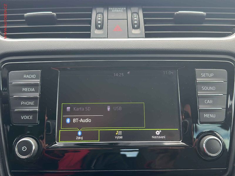 Škoda Octavia (2015) 1.6 TDi, Ambition, AC, park - fotka 14 z 23