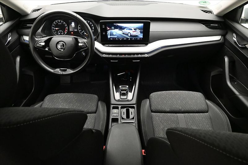 Škoda Octavia 2,0 TDI 110 kW DSG Clever Záru - fotka 15 z 30