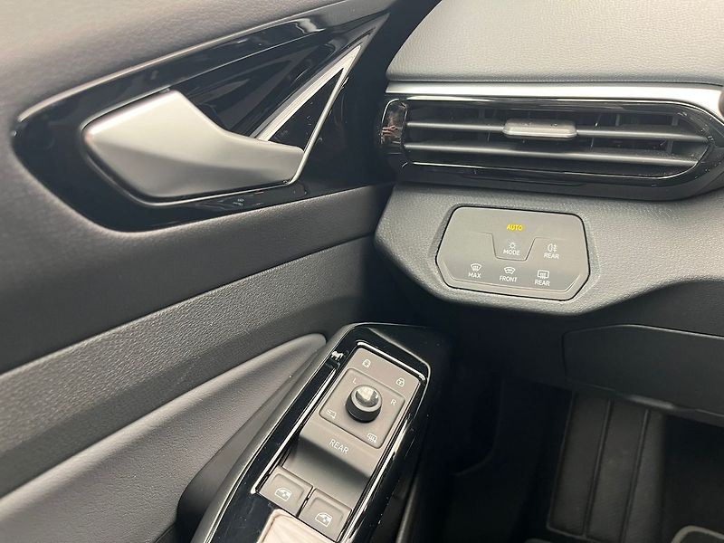 Volkswagen ID.4 150kW / SoH 95.0%  ZAMLUVENO - fotka 26 z 77