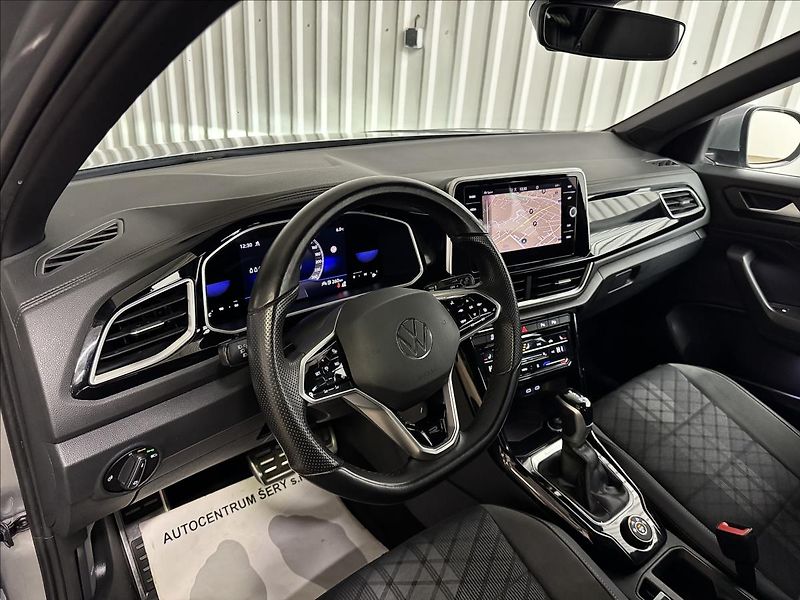 Volkswagen T-Roc R-LINE ACC NEZ-TOP 2XALU DPH - fotka 15 z 46