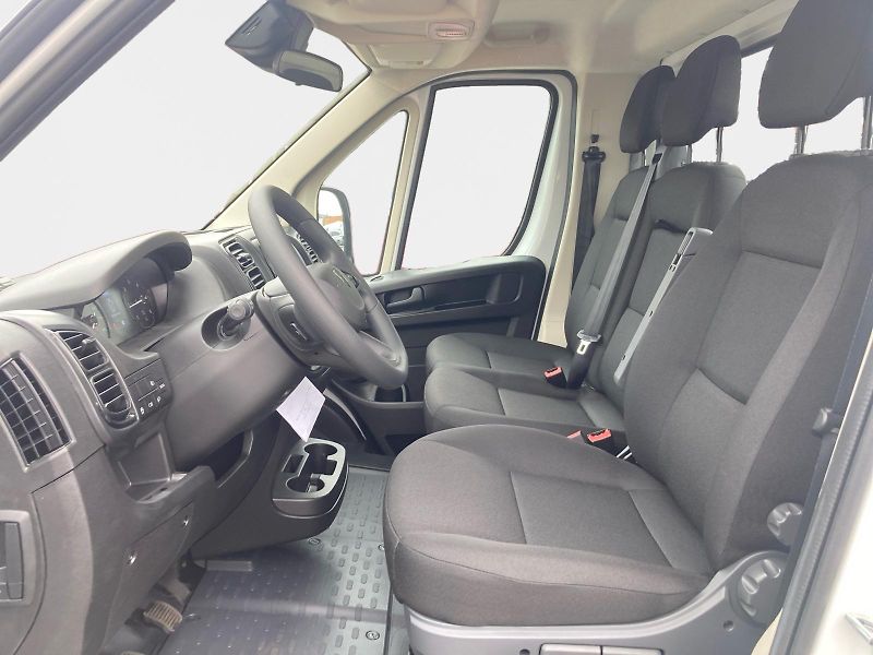 Peugeot Boxer (2025) Valník kabina 4350 L4 180k - fotka 9 z 14
