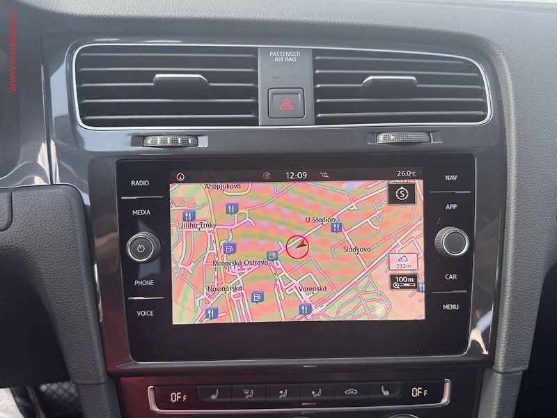 Volkswagen Golf (2020) 2.0 TDi, Comfort, TZ, DSG, - fotka 11 z 16
