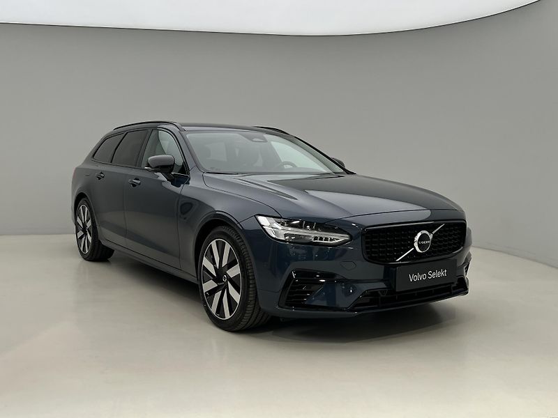 Volvo V90 T6 AWD DARK PLUS - fotka 7 z 45