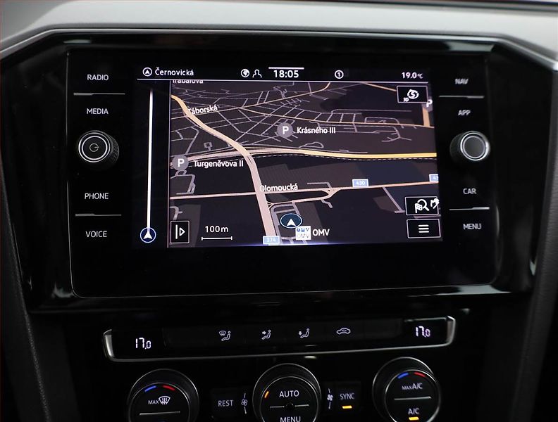 Volkswagen Passat (2020) Business 2.0 TDI, Automat - fotka 13 z 17