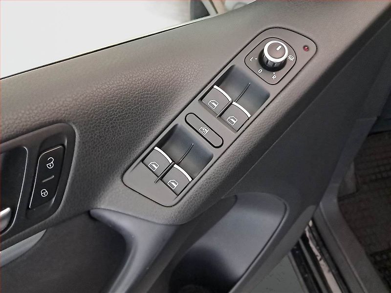 Volkswagen Tiguan (2013) 2.0 TDI, 4X4, Automat, Navi - fotka 15 z 17