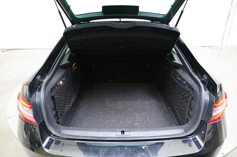 Škoda Superb - fotka 25 z 25