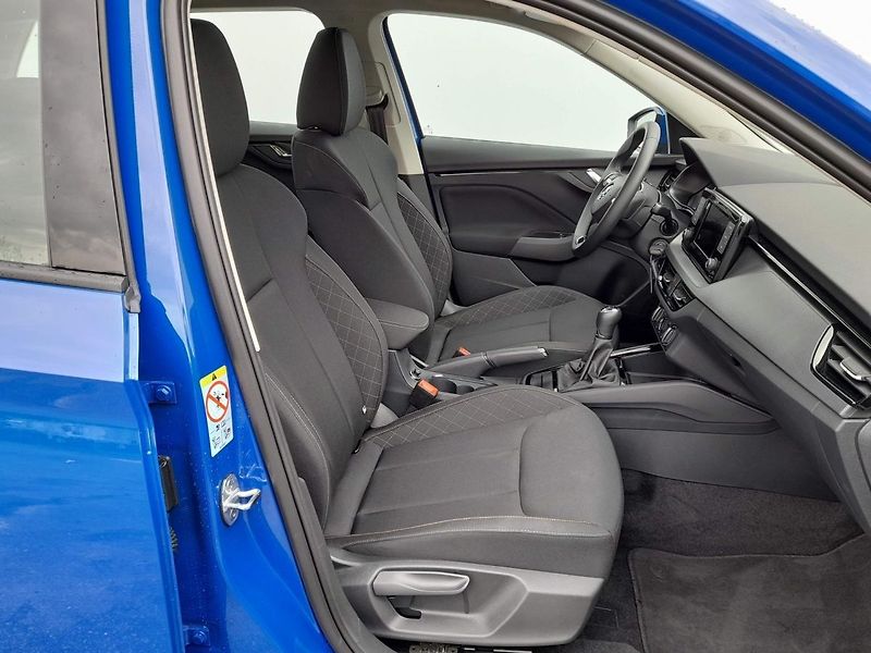 Škoda Kamiq Ambition Plus 1.0 TSI 70kW 5MP - fotka 16 z 20