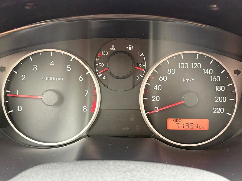 Hyundai i20 1.3 i, ČR, 71 tkm - fotka 14 z 19