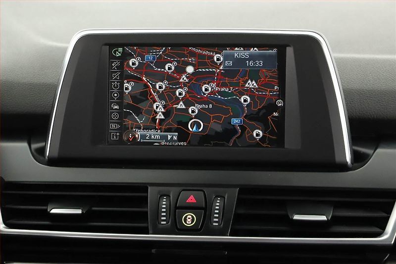 BMW Řada 2 (2015) 218i Active Tourer, Automat - fotka 13 z 15