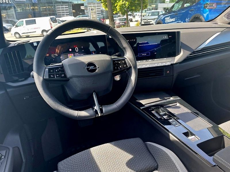 Opel Astra (2026) MHEV HB 1.2T 145K Edition AT6 - fotka 12 z 23
