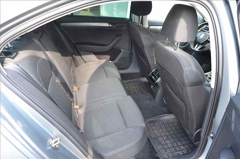 Škoda Superb (2016) III. 2,0 TDI DSG - fotka 18 z 20