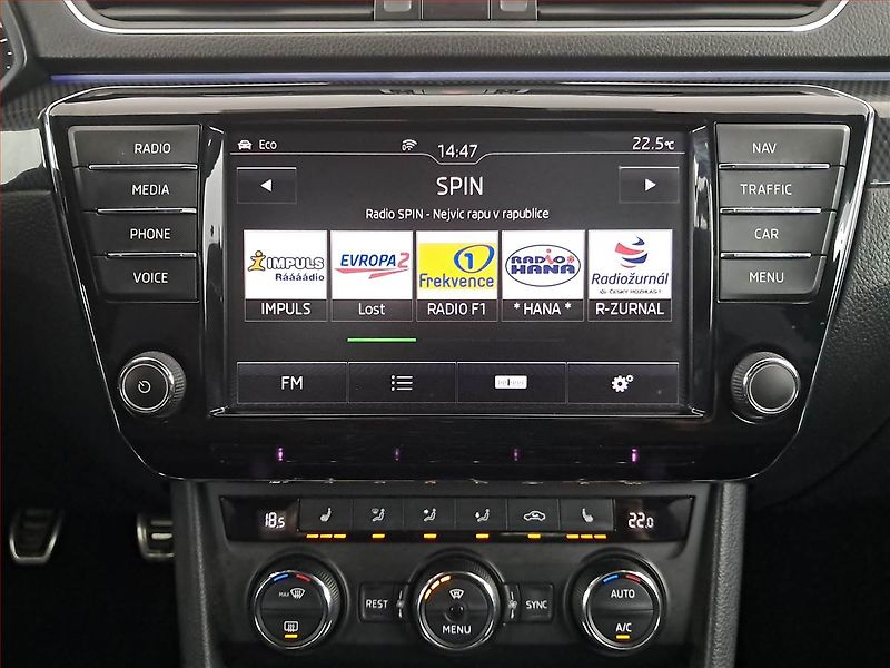 Škoda Superb (2017) Sportline 2.0 TDI, Kůže, Navi - fotka 12 z 20
