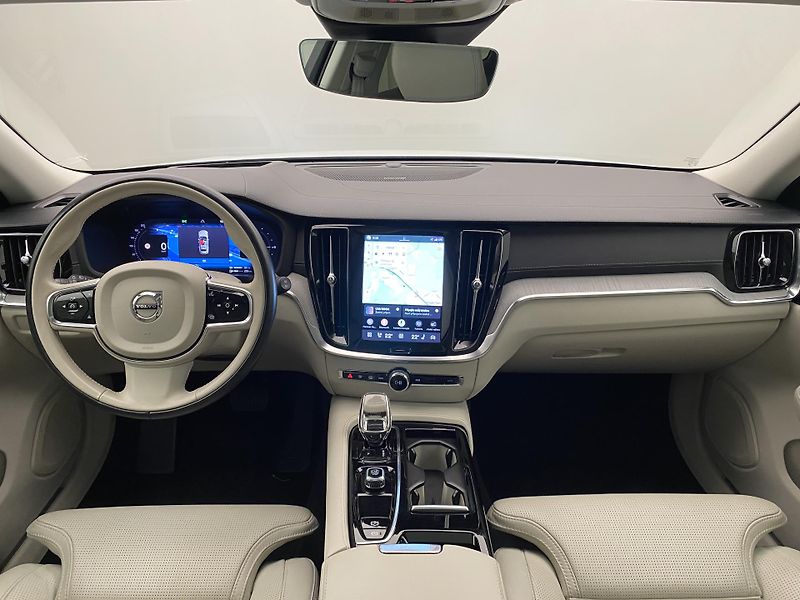 Volvo V60 T6 RECHARGE BRIGHT REZERVACE - fotka 2 z 57