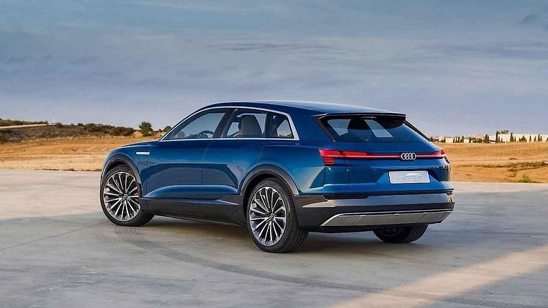 Koncept Audi e-tron Sportback.