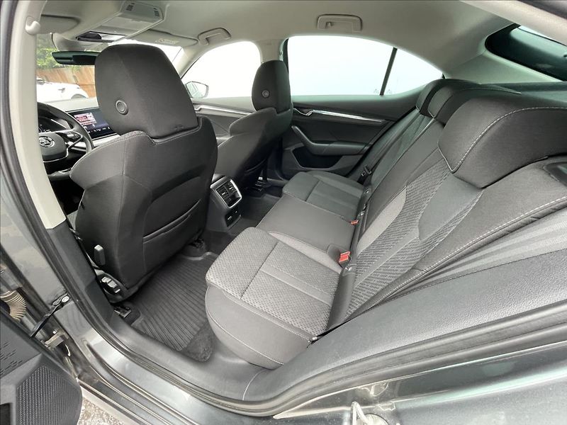 Škoda Octavia 2,0 TDI Style LED - fotka 17 z 23