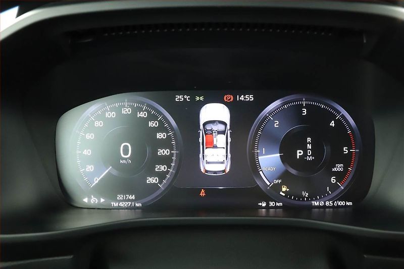 Volvo XC40 (2018) Inscription D4 AWD, 4X4 - fotka 8 z 16