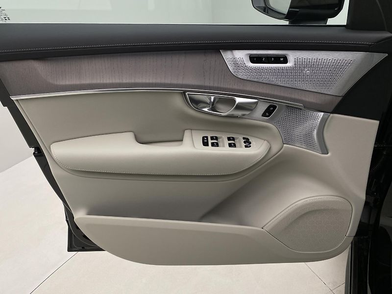 Volvo XC90 (2026) B5 AWD AUT BRIGHT PLUS 7míst - fotka 7 z 72