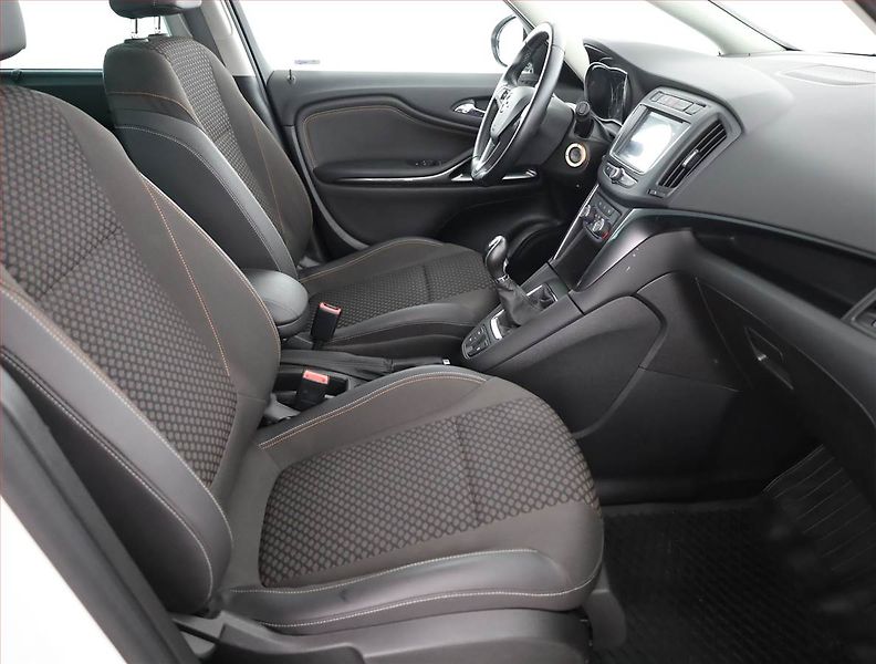 Opel Zafira (2018) 1.6 Turbo, Serv.kniha, Kůže - fotka 7 z 14