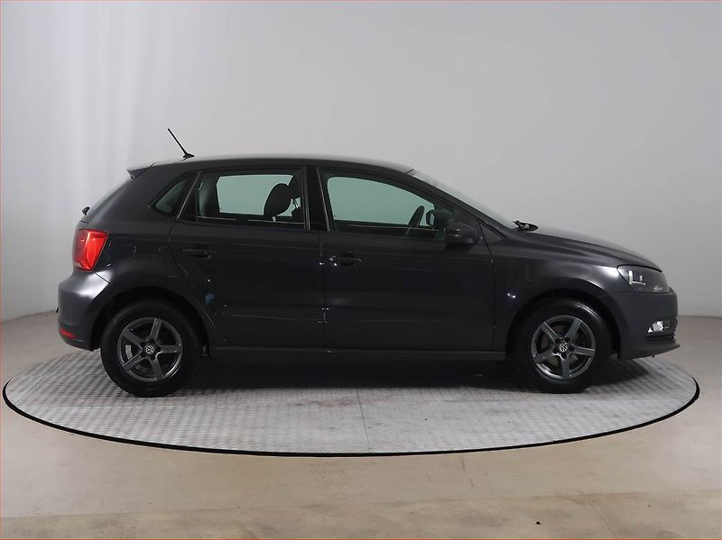 Volkswagen Polo (2014) 1.0, Serv.kniha - fotka 6 z 14