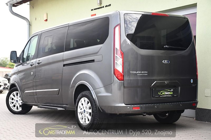 Ford Tourneo Custom 2.0EcoBlue 8.MÍST TITANIUM - fotka 3 z 43