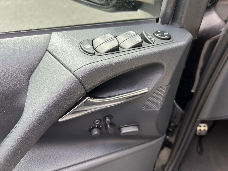 Mercedes-Benz Viano 3.5 V6 258HP PANORAMA 2.MAJ - fotka 14 z 28