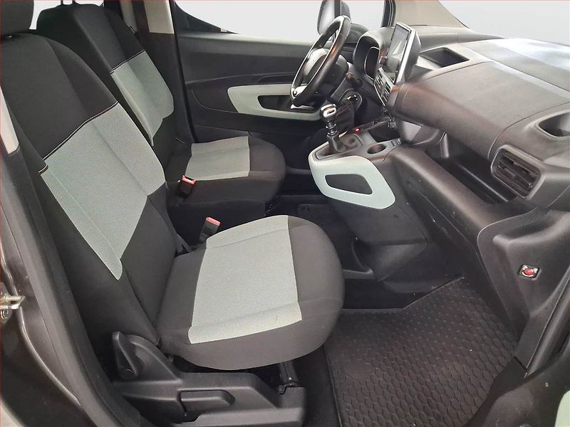 Citroën Berlingo (2021) Maxi Feel Pack 1.5 BlueHDi - fotka 9 z 19