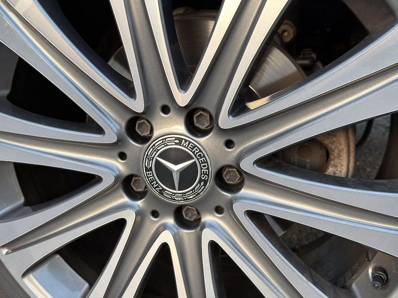 Mercedes-Benz Třídy E (2018) ODPOČTOVÝ Mercedes-Benz E 220d - fotka 12 z 15