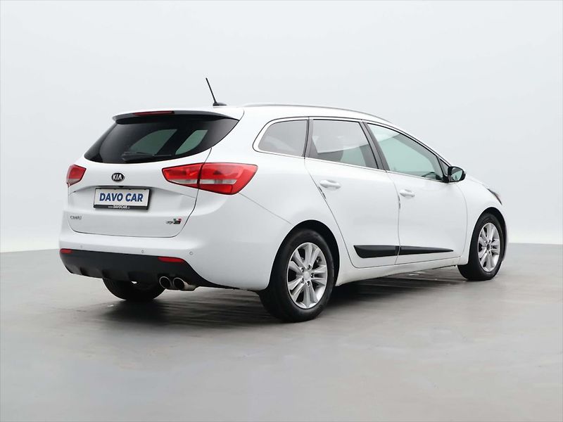 Kia Ceed 1,6 CRDi 100kW GT-Line CZ Navi - fotka 7 z 38