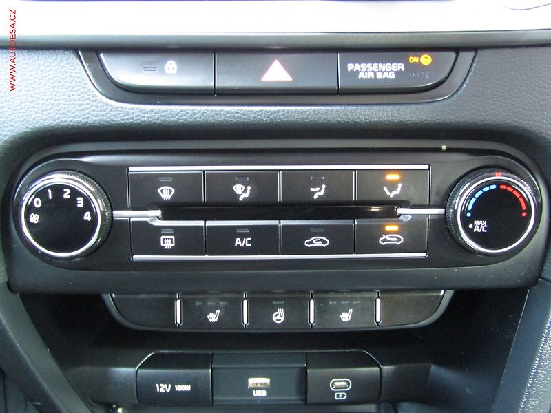 Kia Ceed (2023) 1.5 T-GDi, ČR, AT, navi - fotka 14 z 22