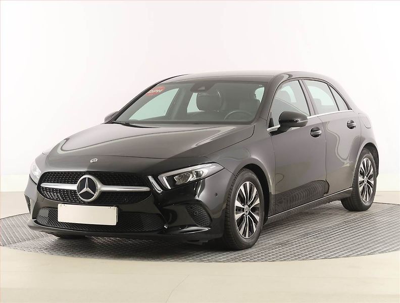 Mercedes-Benz Třídy A (2022) A 180 d - fotka 2 z 22