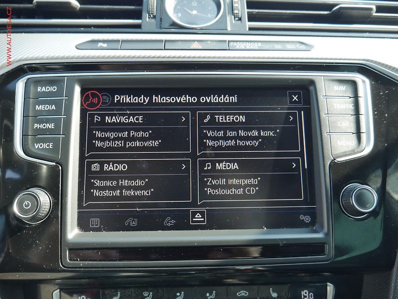 Volkswagen Passat (2017) 2.0TDi, Highline, DSG, LED - fotka 17 z 26