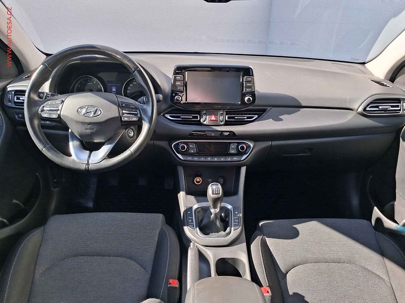 Hyundai i30 (2022) 1.5 T-GDi, 2.maj,ČR, LED - fotka 8 z 18