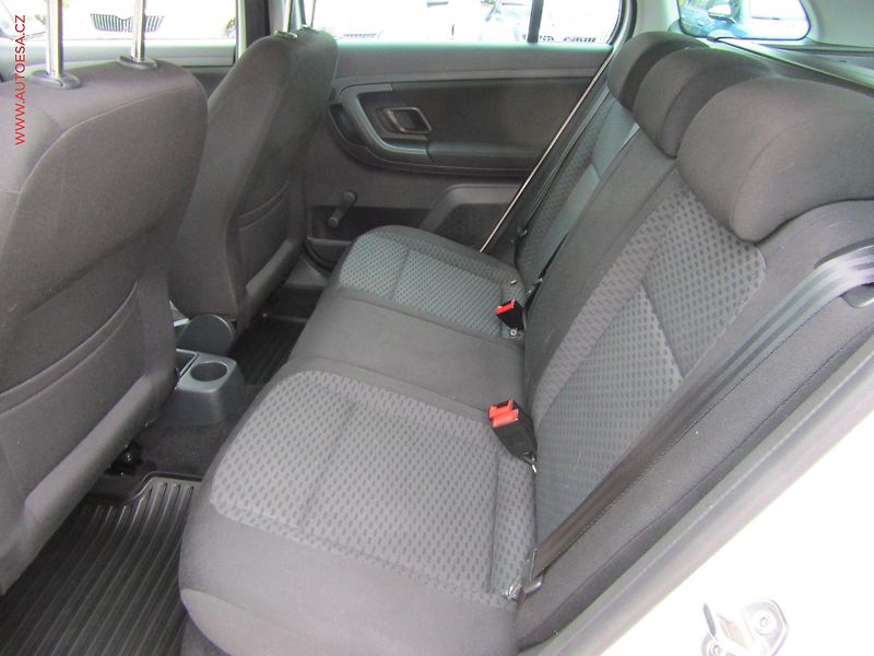 Škoda Fabia (2014) 1.6TDi, ČR, Klima - fotka 10 z 18