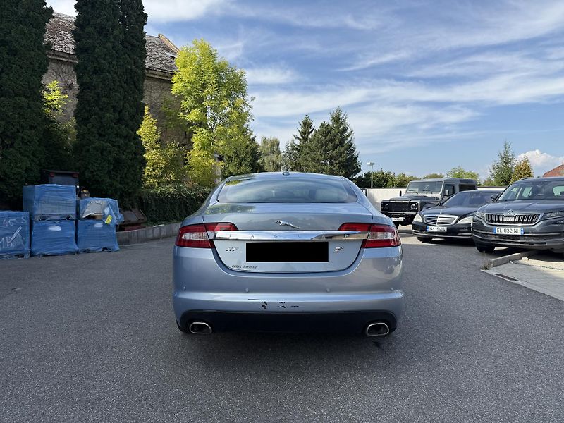Jaguar XF 2.7D 152 kW - fotka 5 z 22