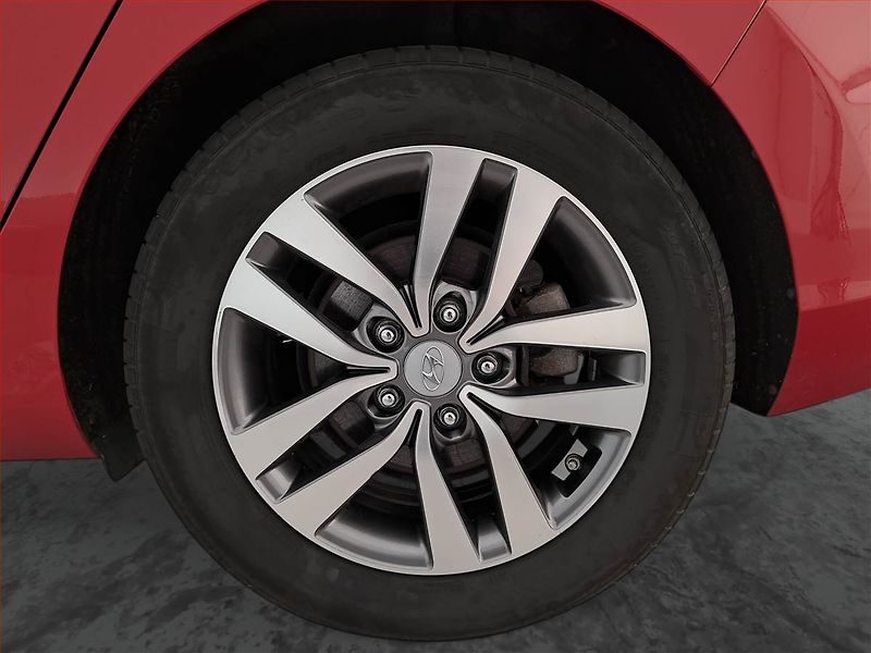 Hyundai i30 (2018) 1.4 T-GDI, Serv.kniha - fotka 14 z 16