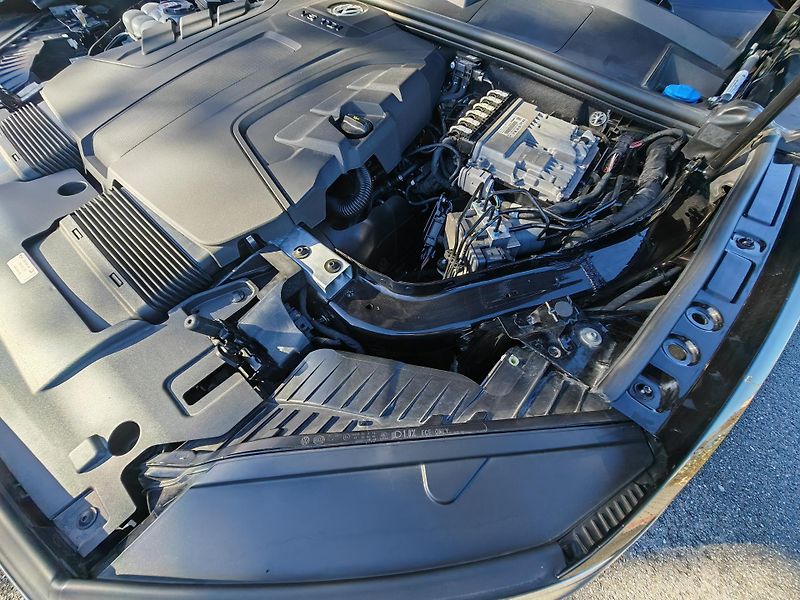 Volkswagen Touareg (2022) ČR, 1.majitel, tažné, servis - fotka 25 z 38