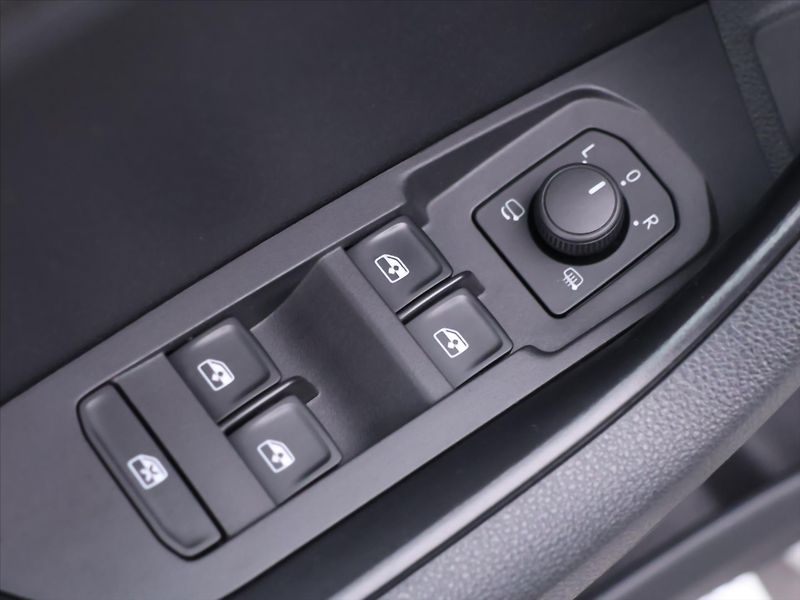 Škoda Karoq 2,0 TDI 85kW DSG Style CZ DPH - fotka 17 z 41