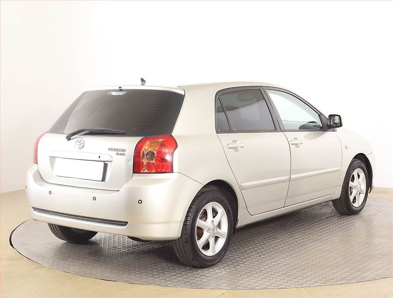 Toyota Corolla (2005) 1.4 D-4D, Automat, po STK - fotka 5 z 17